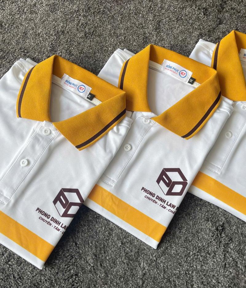 Đồng phục áo thun polo PHONG DINH LAW FIRM – Phối sọc tinh tế, in logo chuyên nghiệp