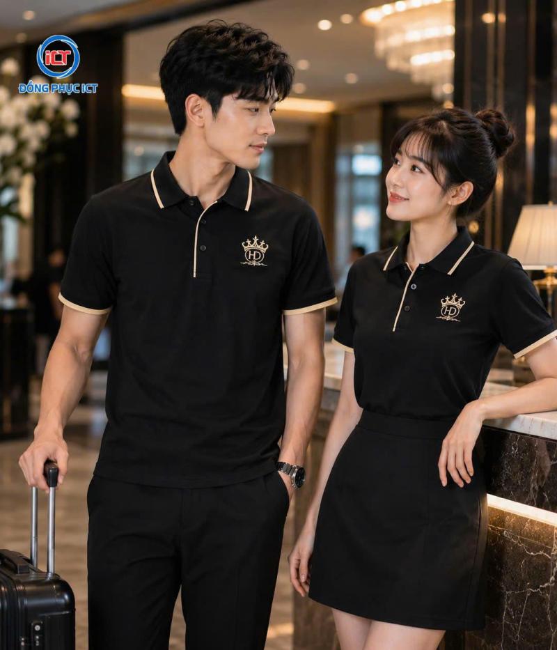 MẪU ÁO POLO ĐỒNG PHỤC KHÁCH SẠN HỒNG ĐÀO ĐẸP, LỊCH SỰ – VẢI CÁ SẤU POLY