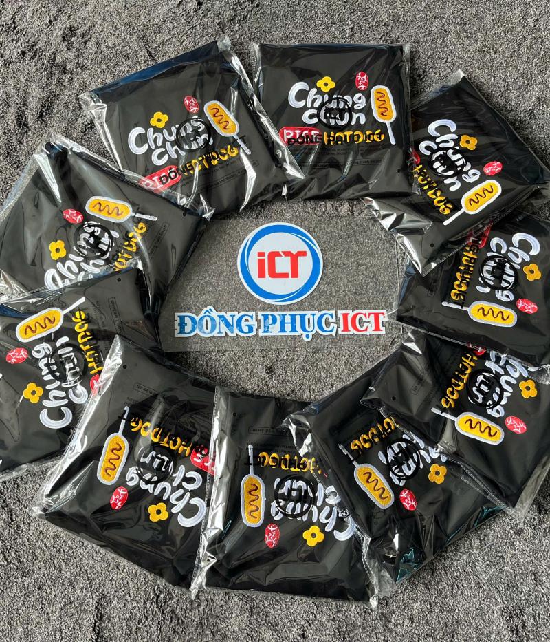 Tạp dề thêu logo Chung Chun Rice Hot Dog – Đồng phục chuyên nghiệp cho quán hotdog Hàn Quốc